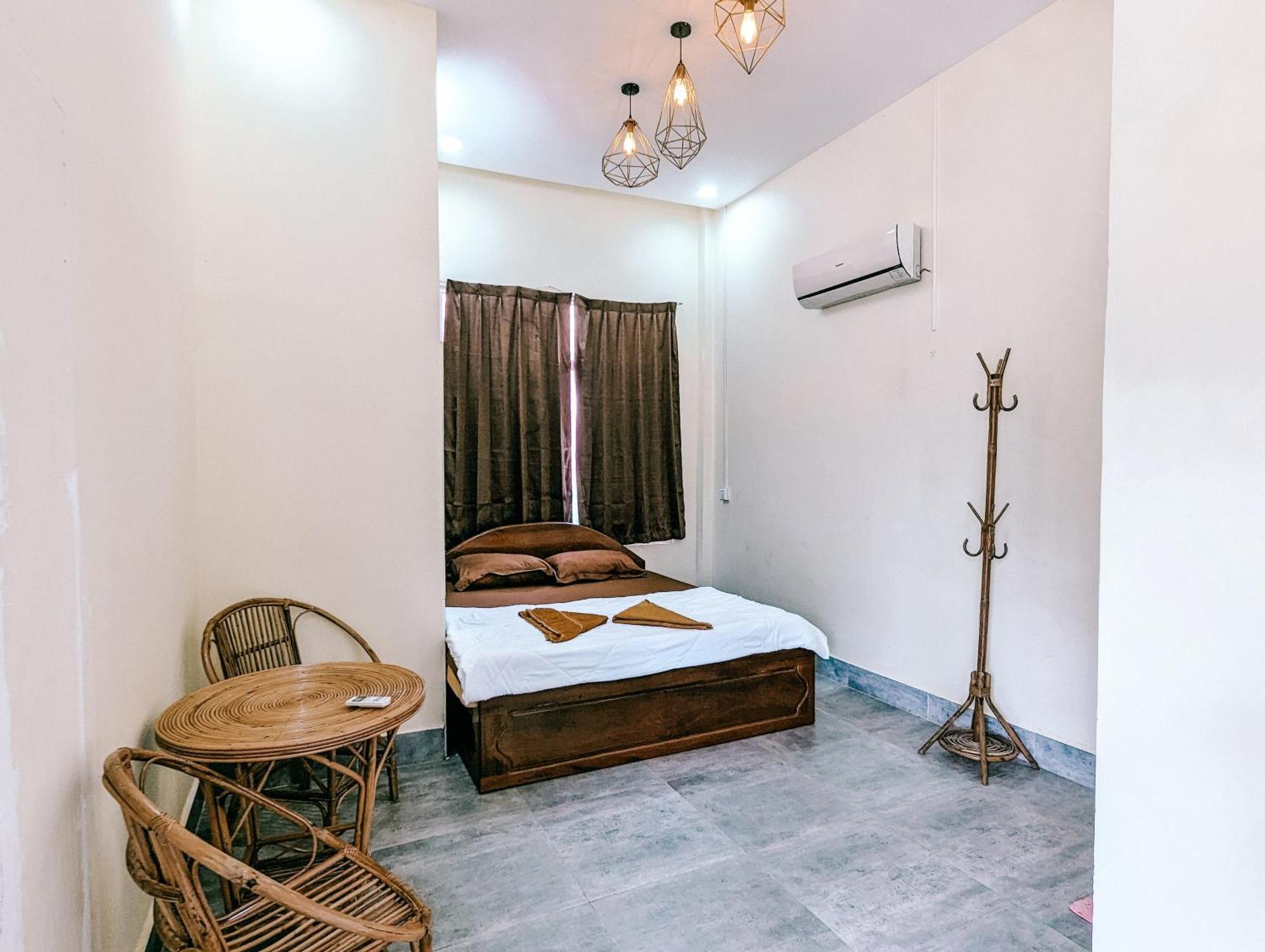 Yellow Star Hostel Kampot Kültér fotó